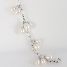 Stříbrný náramek s perlami