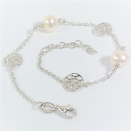 Stříbrný náramek s perlami