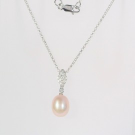 Stříbrný náhrdelník s růžovou perlou