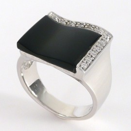Stříbrný prsten s onyxem a zirkony